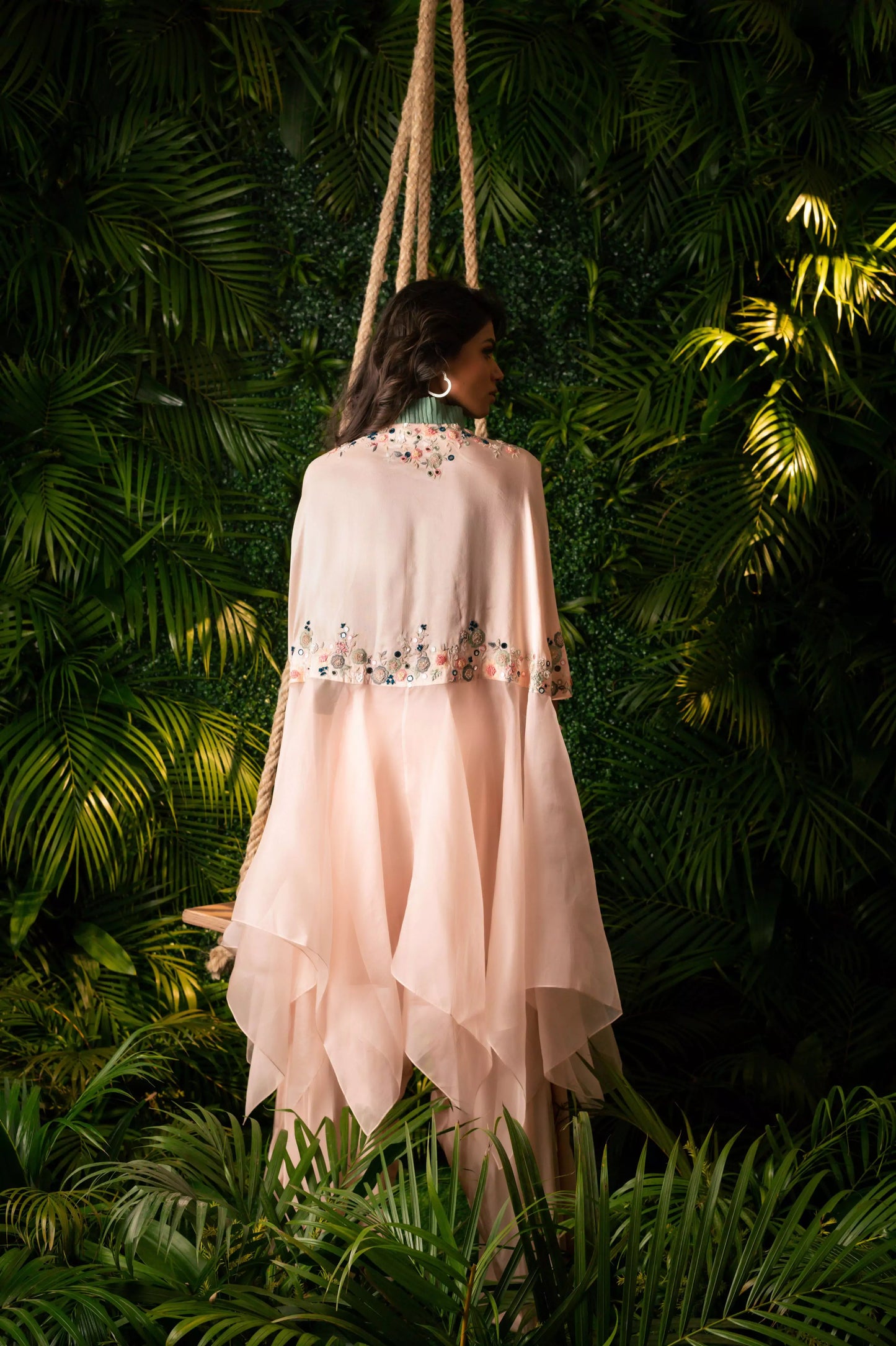 Dafodil floral cape set