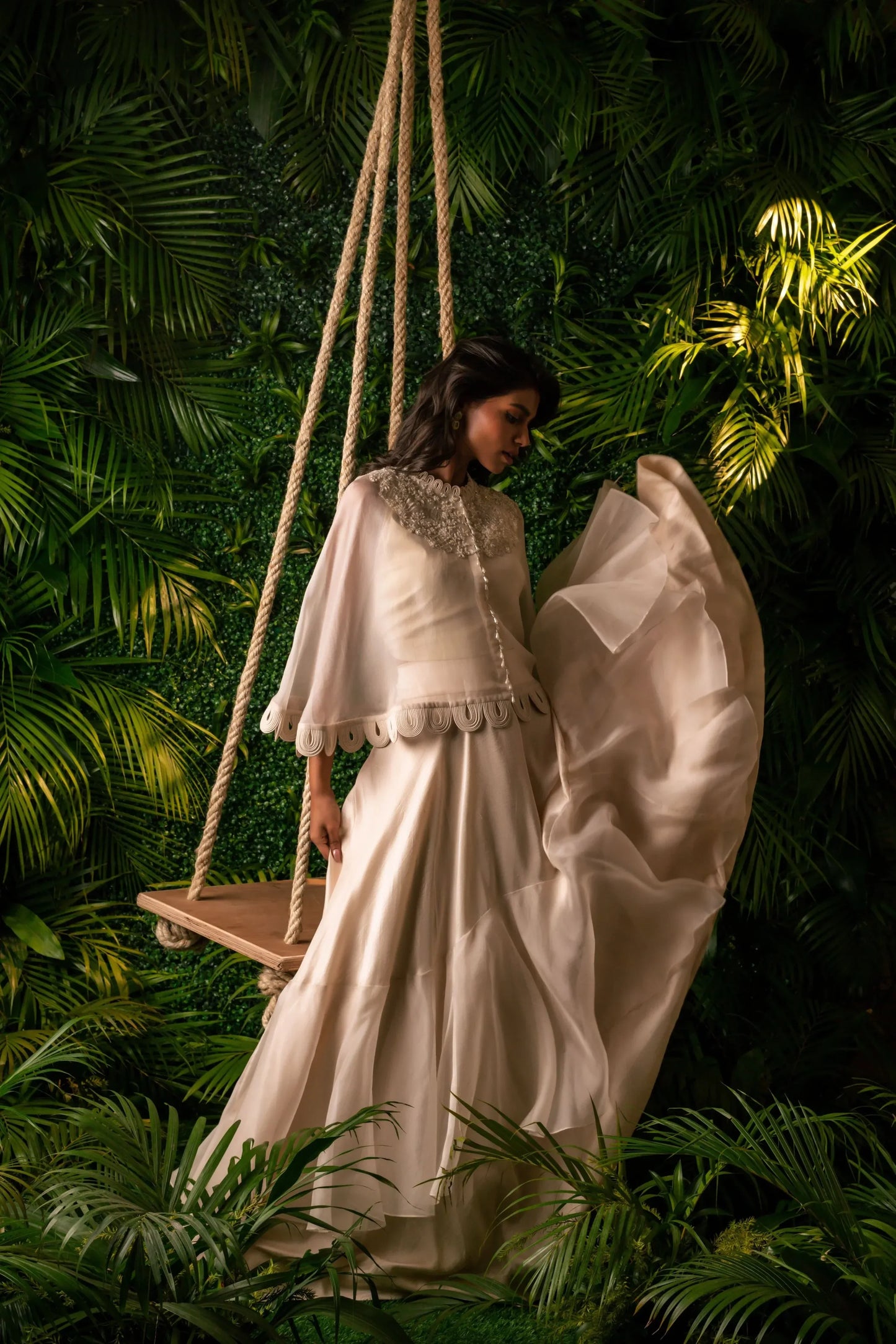 U Scallop Cape Ivory