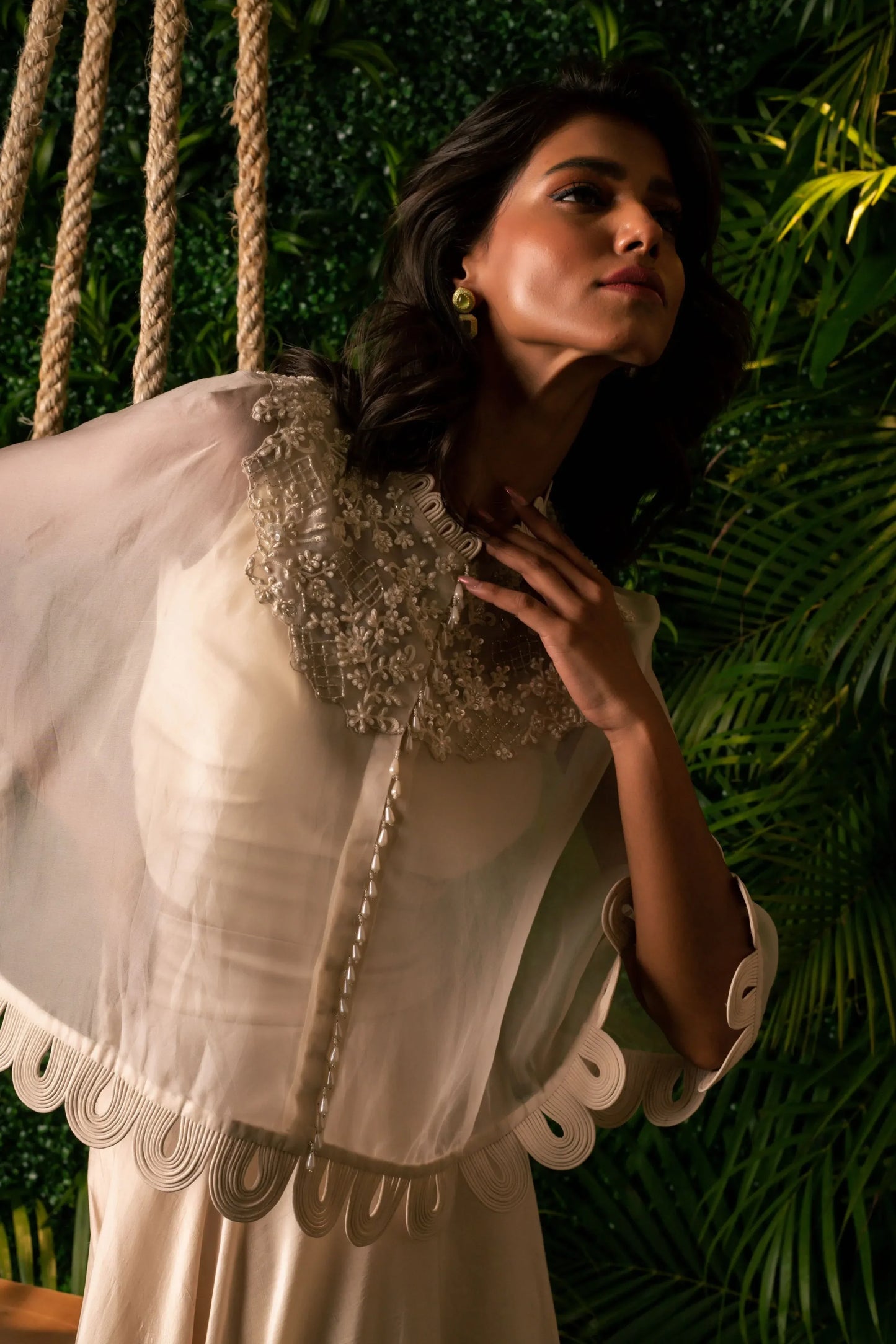 U Scallop Cape Ivory