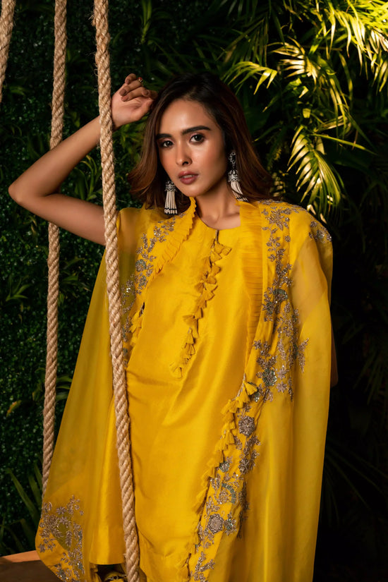 Zardoz flower cape set