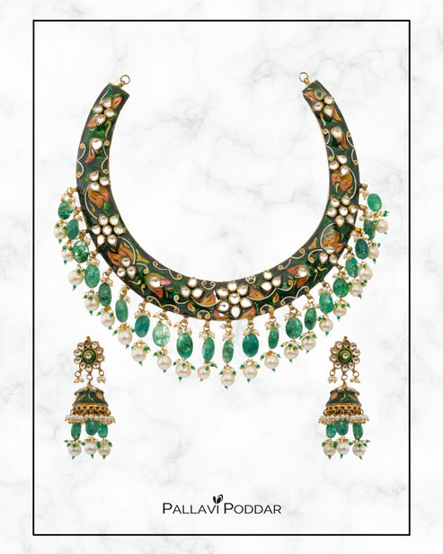 Vihira Emerald Kundan Choker Set