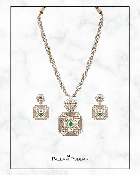 Amara Emerald Radiance Necklace Set